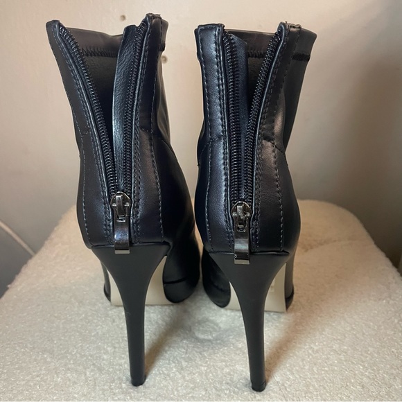 Pretty Little Thing heeled ankle boots - Picture 3 of 8